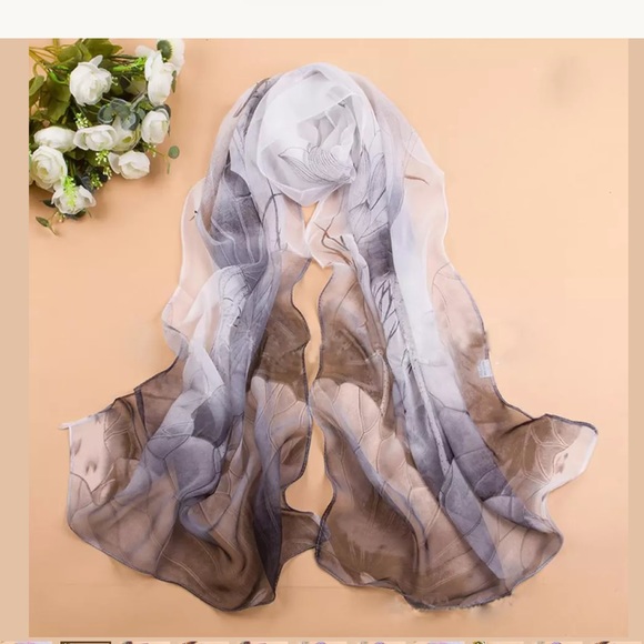 New Soft Lotus Chiffon Georgette Scarf - Picture 3 of 5